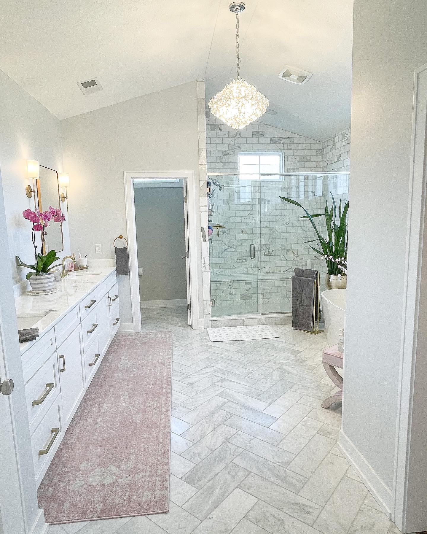 12. Elevated Elegance: a Harmonious Blend Of Modern Chic and Timeless Marble