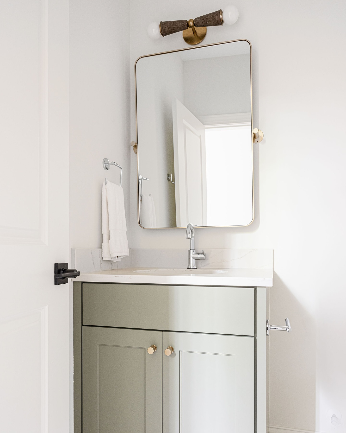32. Nature-inspired Elegance Meets Modern Minimalism