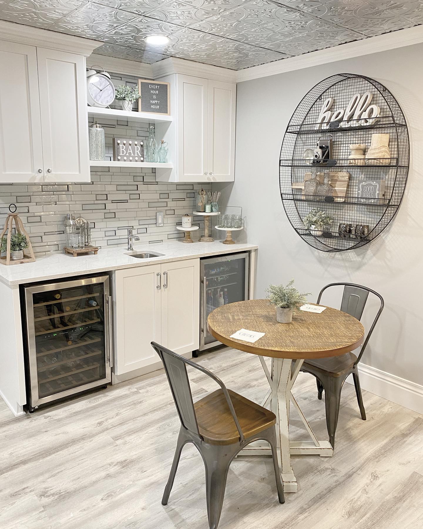26. a Chic Sanctuary: Marrying Monochrome Elegance with Vintage Flair