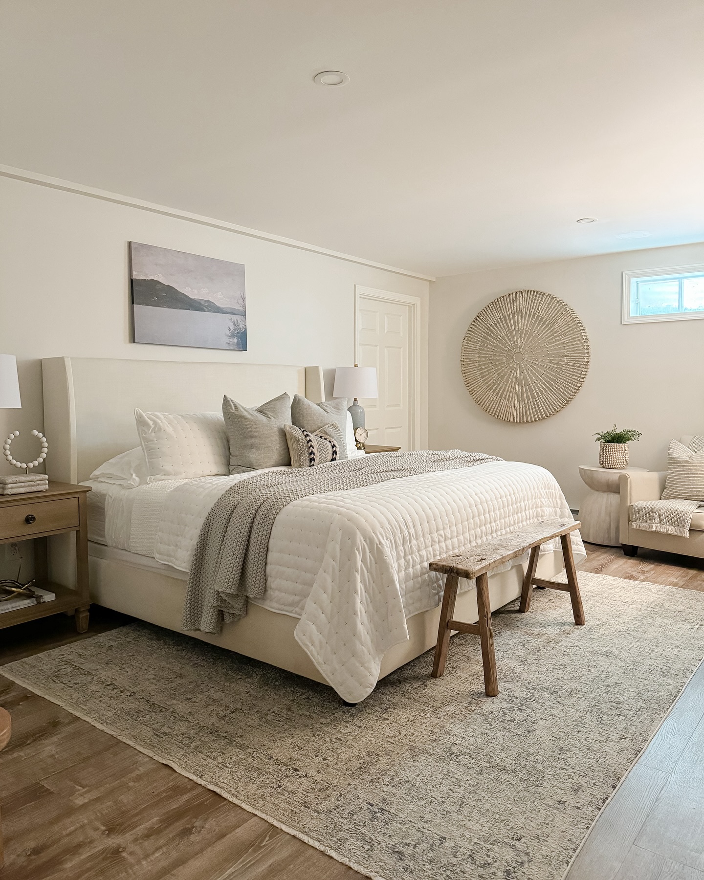18. Tranquil Retreat with Nature's Touch: a Cozy Basement Hideaway