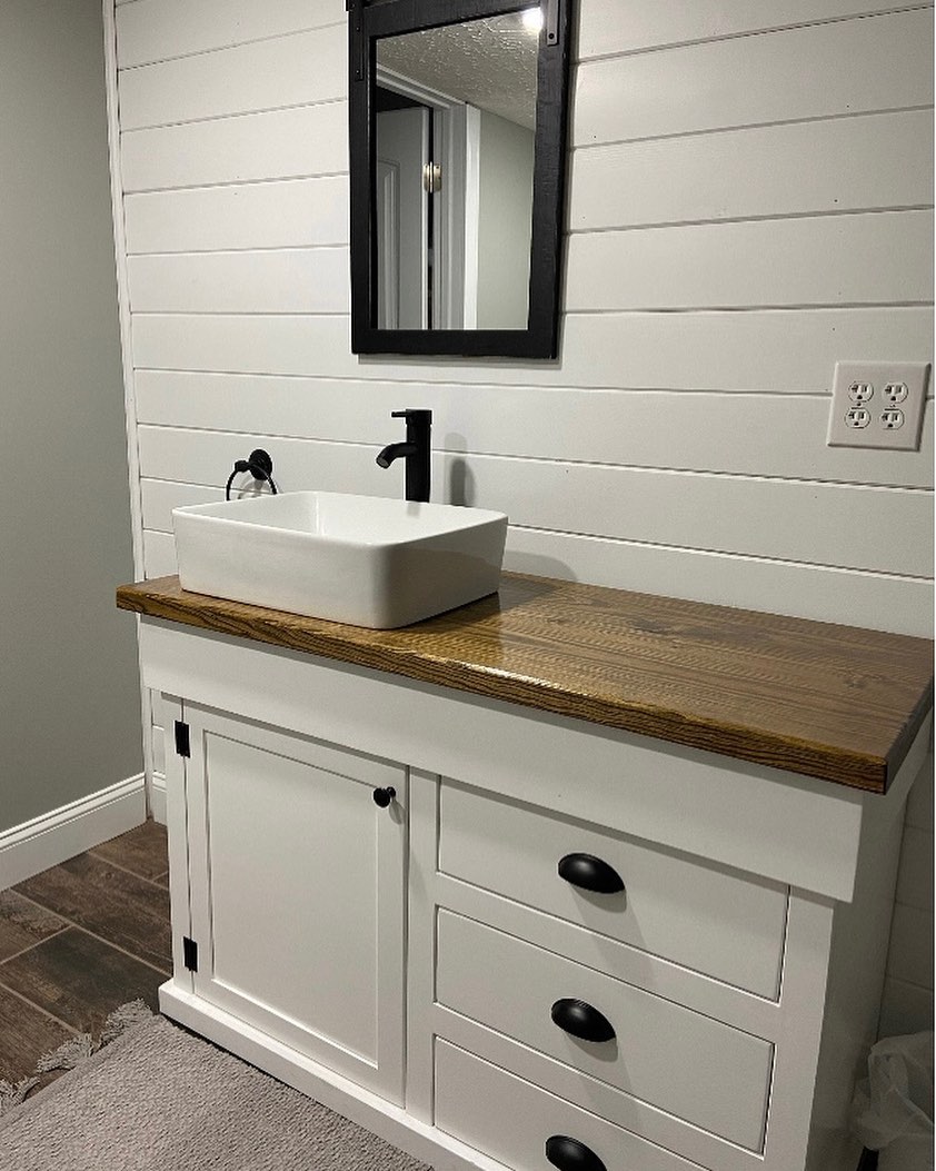 10. Contemporary Rustic Charm: a Bathroom Vanity That Redefines Simplicity