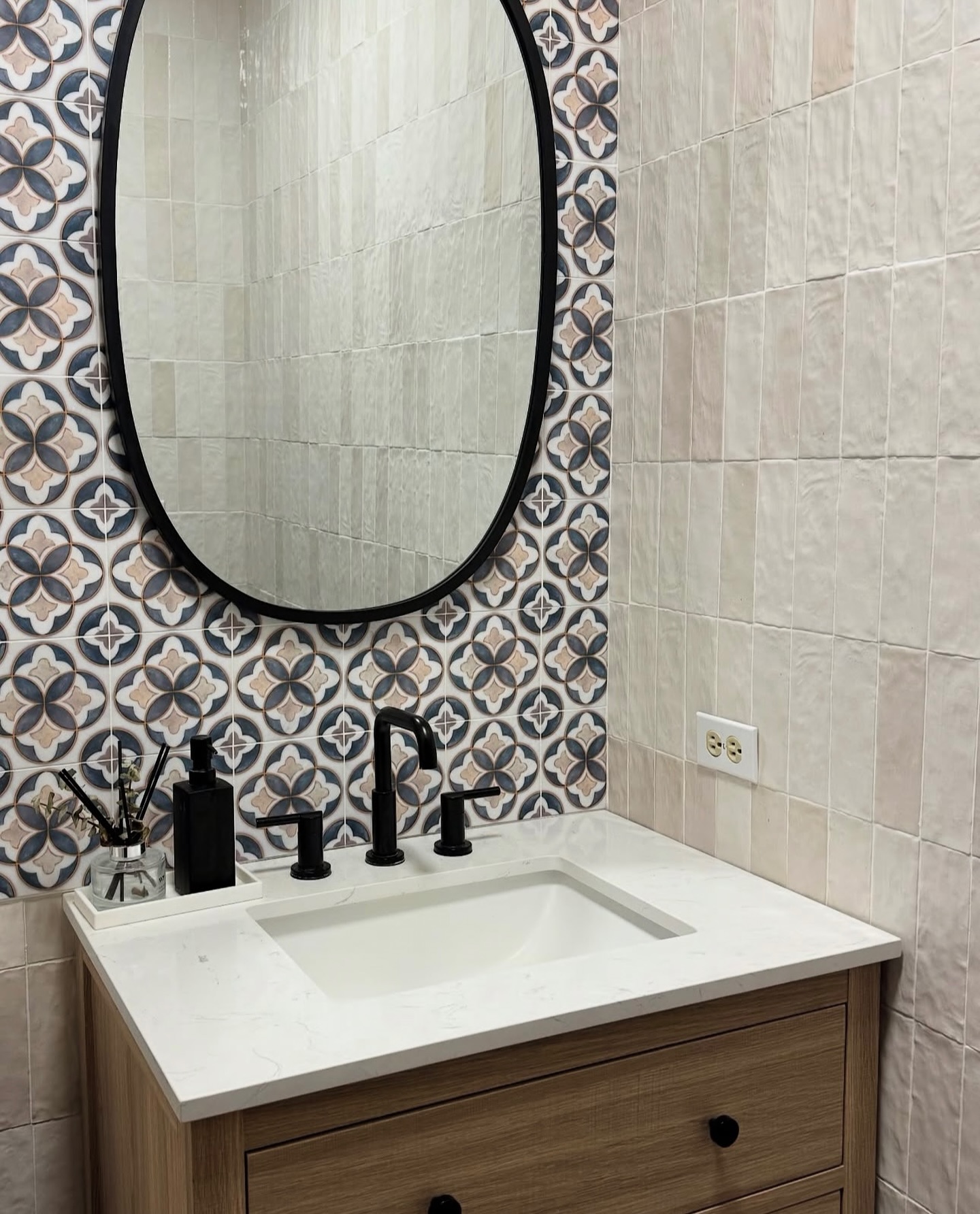 28. Geometric Harmony with a Monochrome Twist