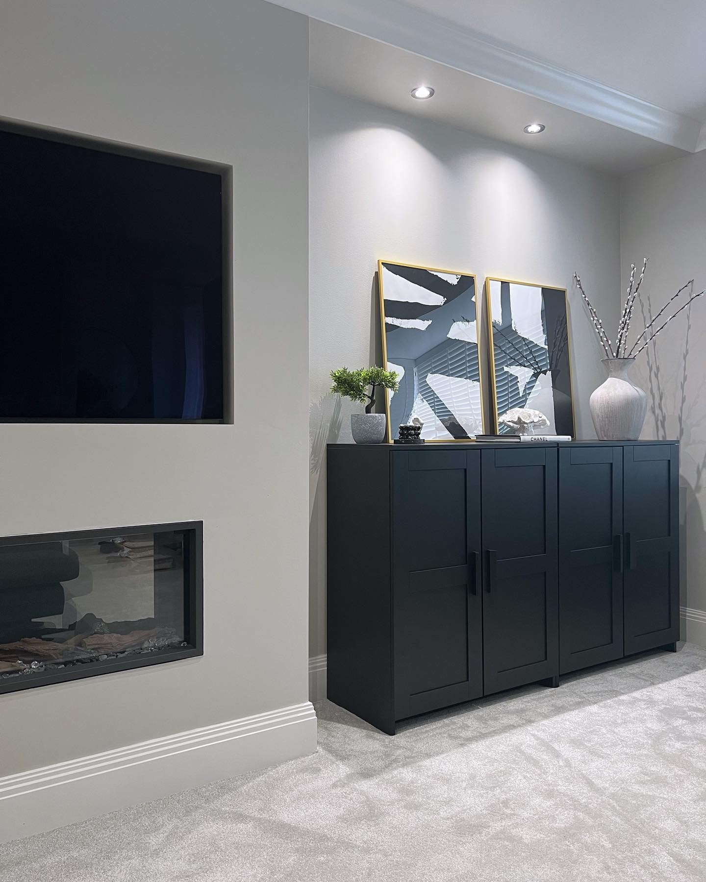 14. Modern Minimalism Meets Cozy Warmth: the Perfect Balance In Living Room Storage
