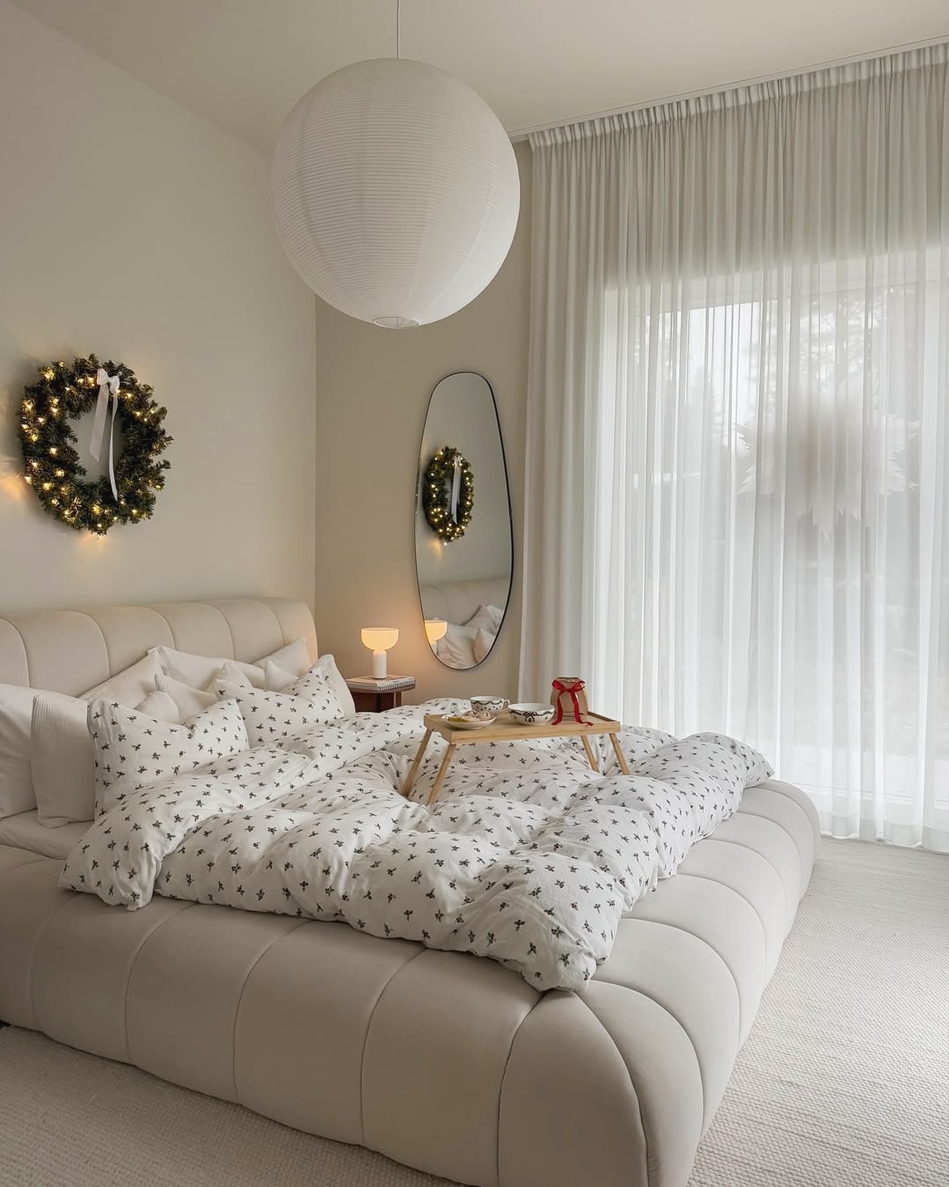 25. Moonlit Reflection: Crescent-shaped Mirror with Geometric Frame In a Cozy Nook
