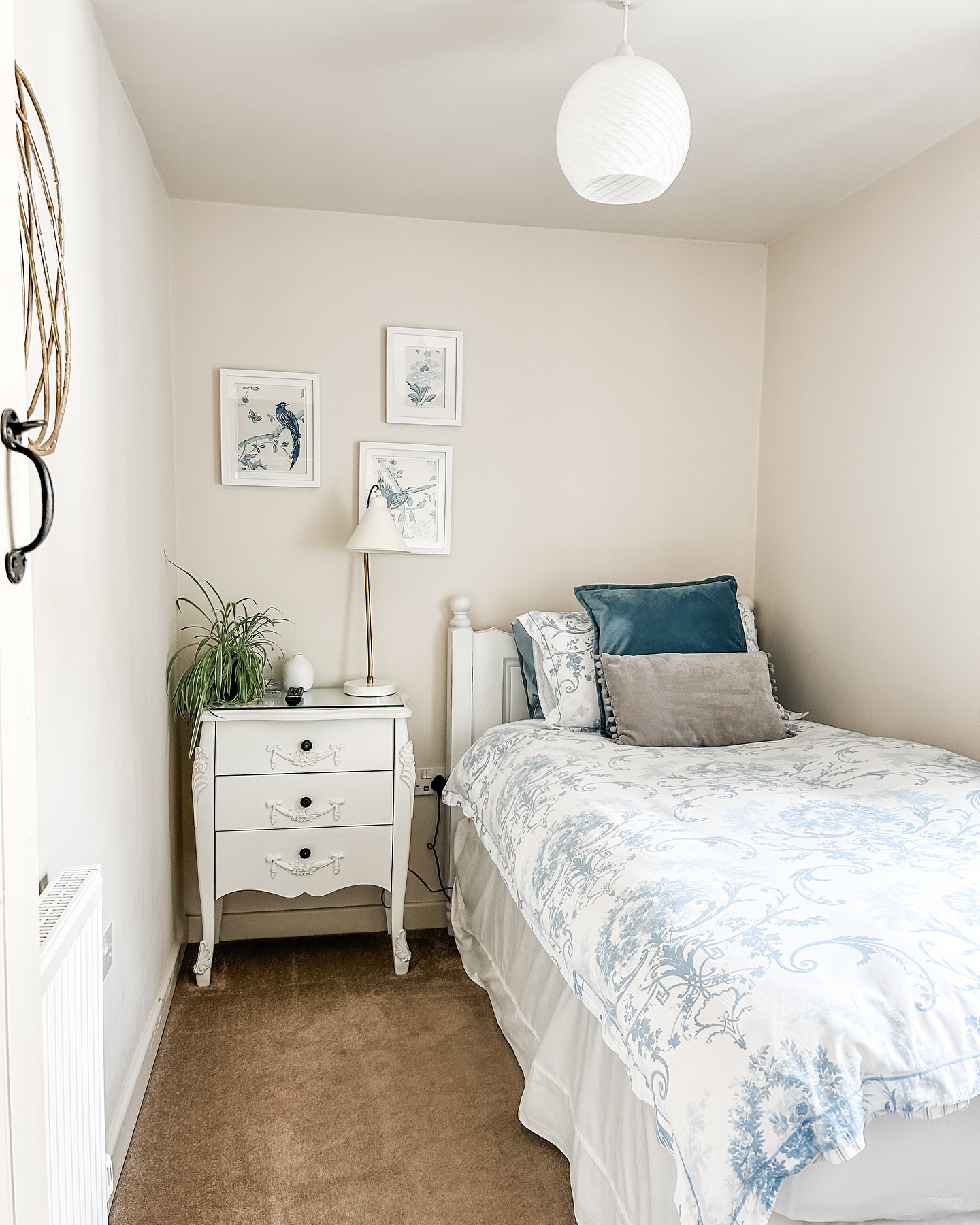 6. the Moonlit Meadow Single Bed with a Canopy Of Stars