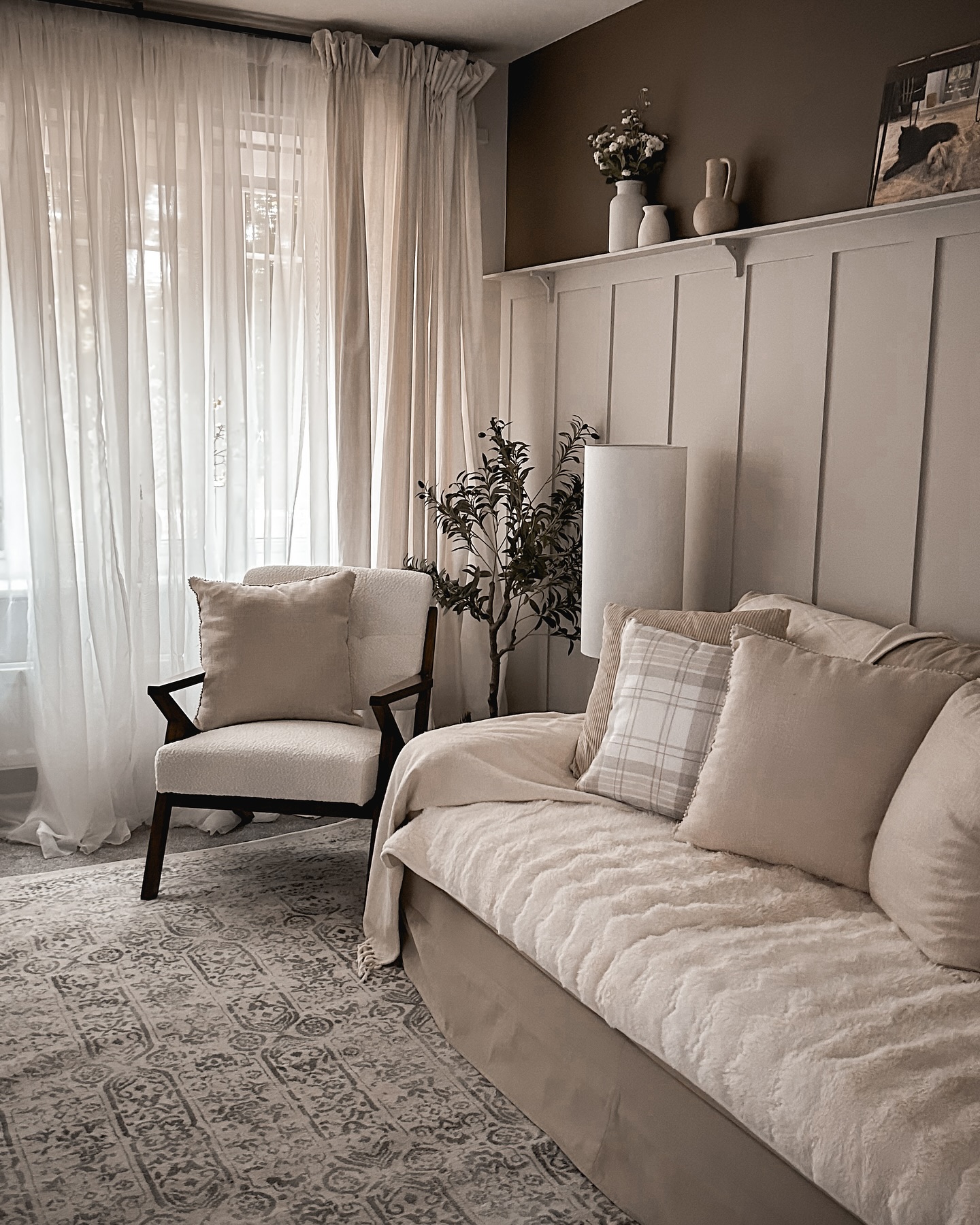 47. Whispers Of Elegance: a Cozy Retreat Awash In Creamy Hues