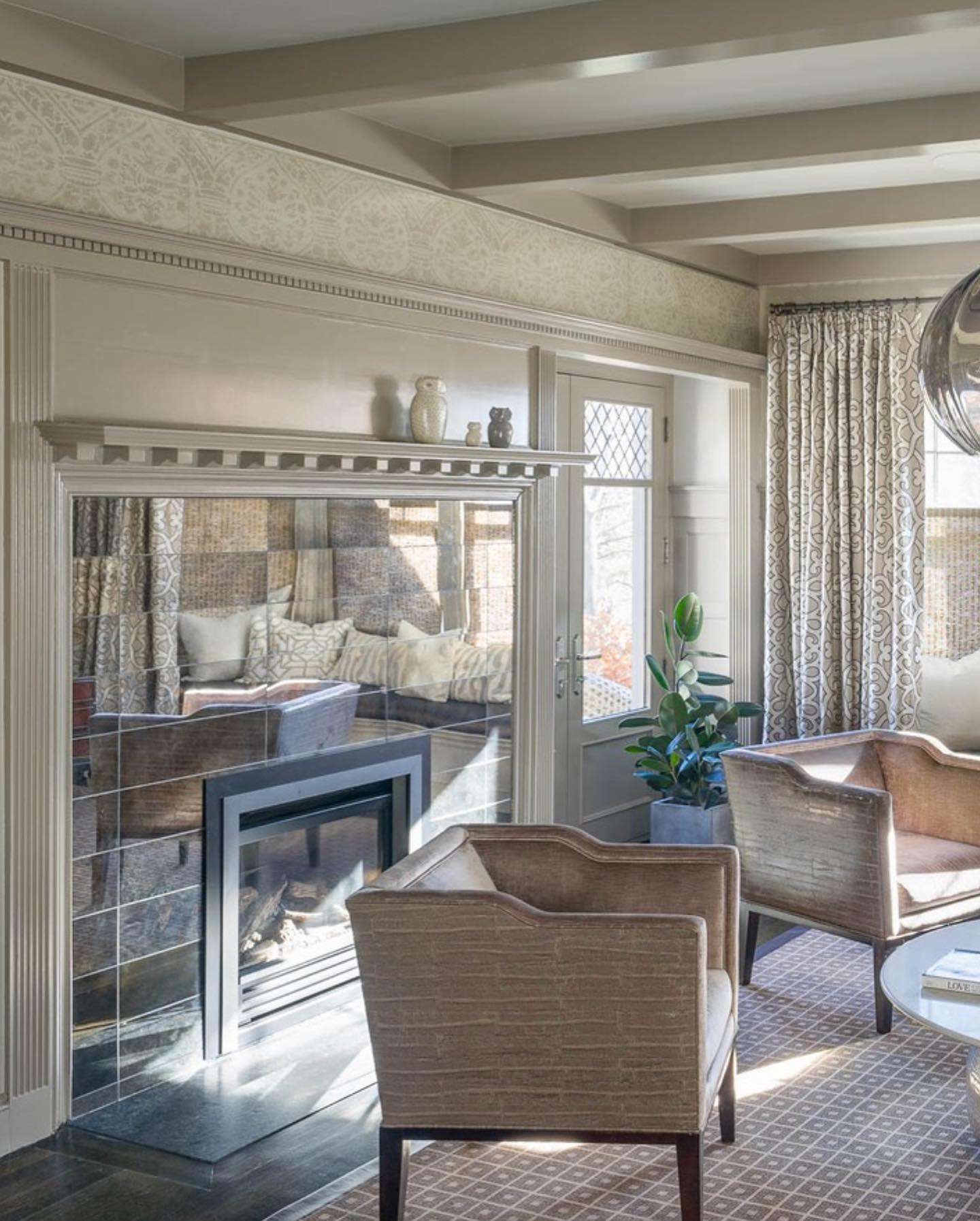 30. Serenity Reflected: a Modern Haven with a Touch Of Natural Elegance