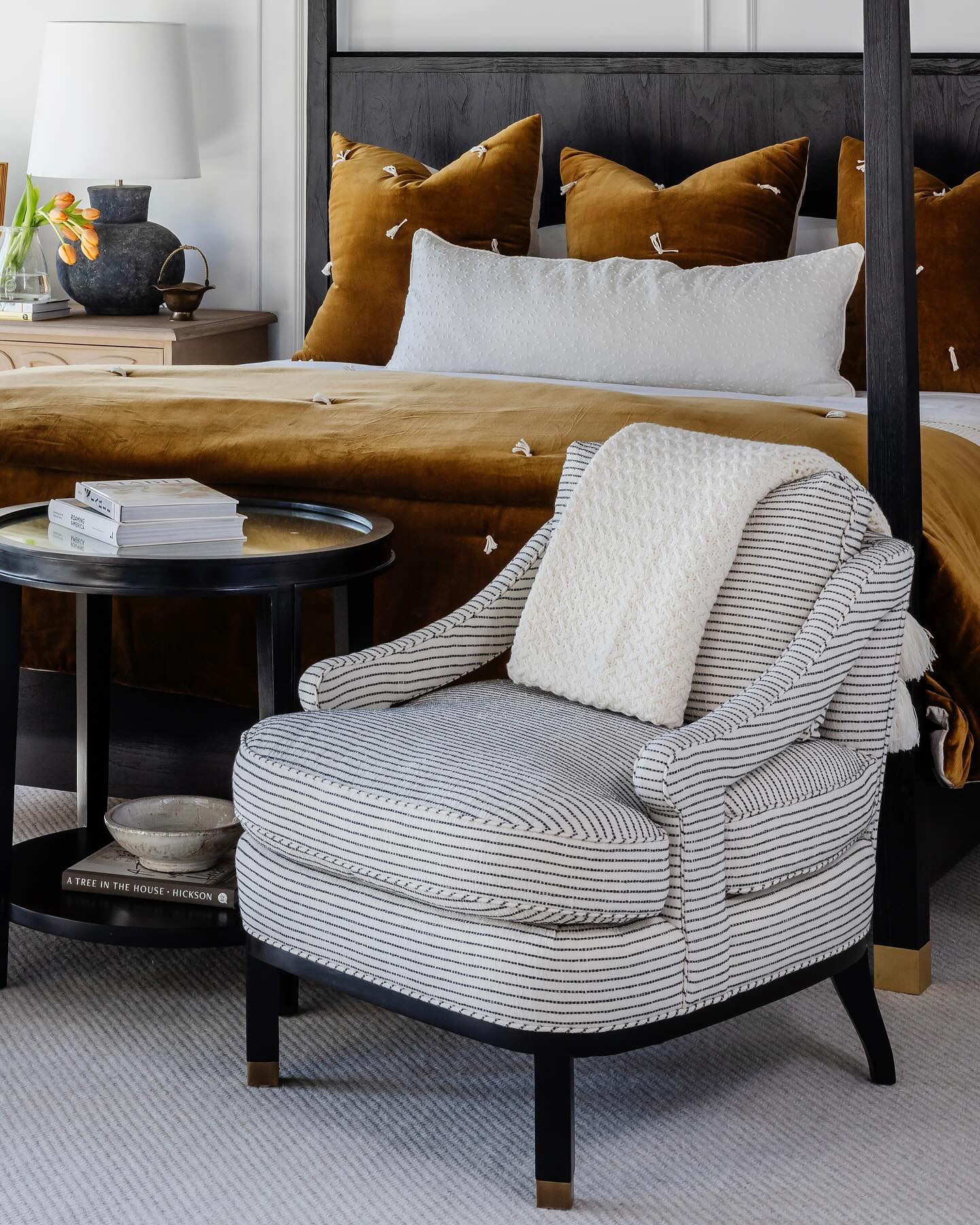 20. Aromatic Warmth Meets Modern Elegance In a Luxe Retreat