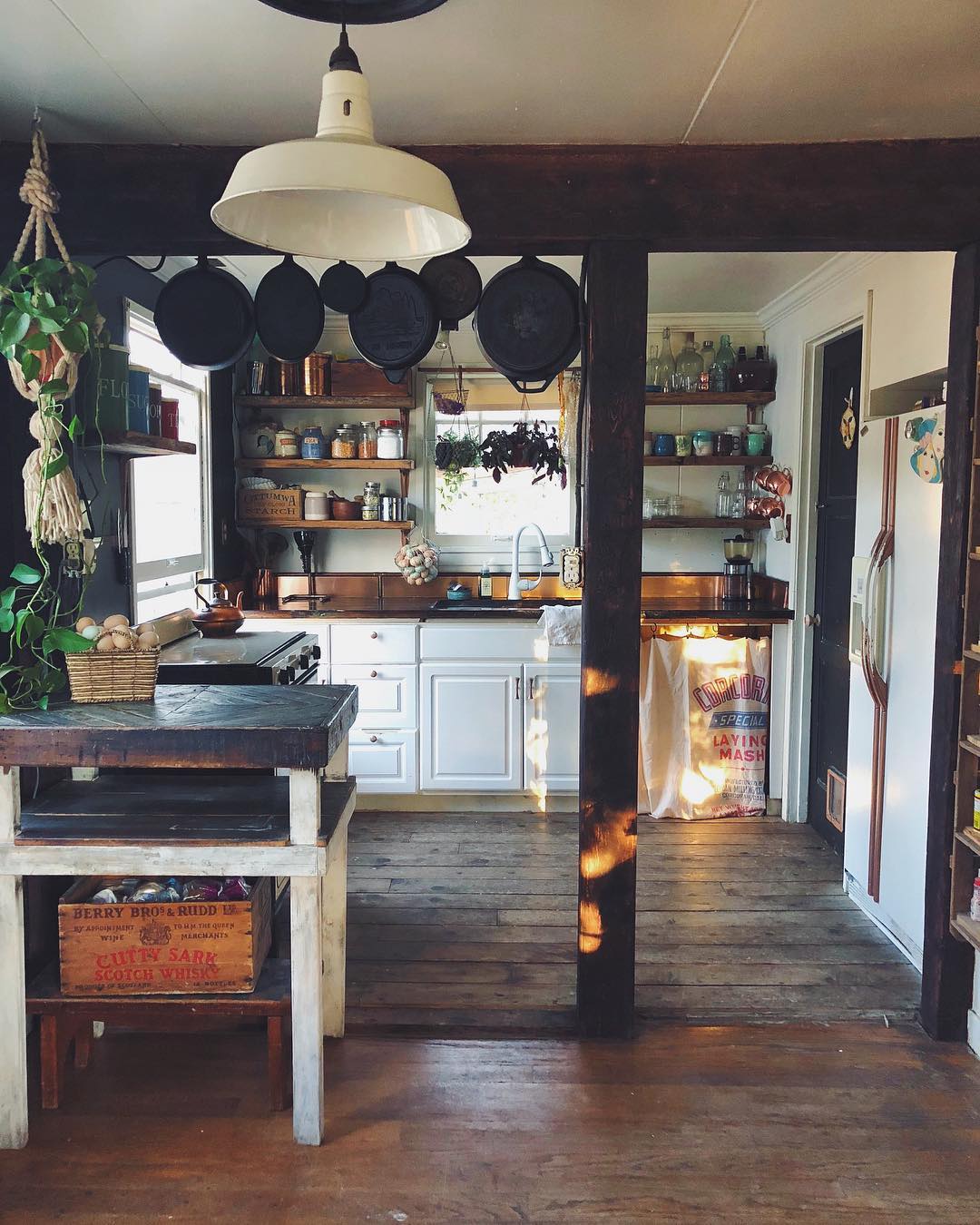 6. Rustic Charm Meets Modern Efficiency In a Cozy Kitchen Oasis