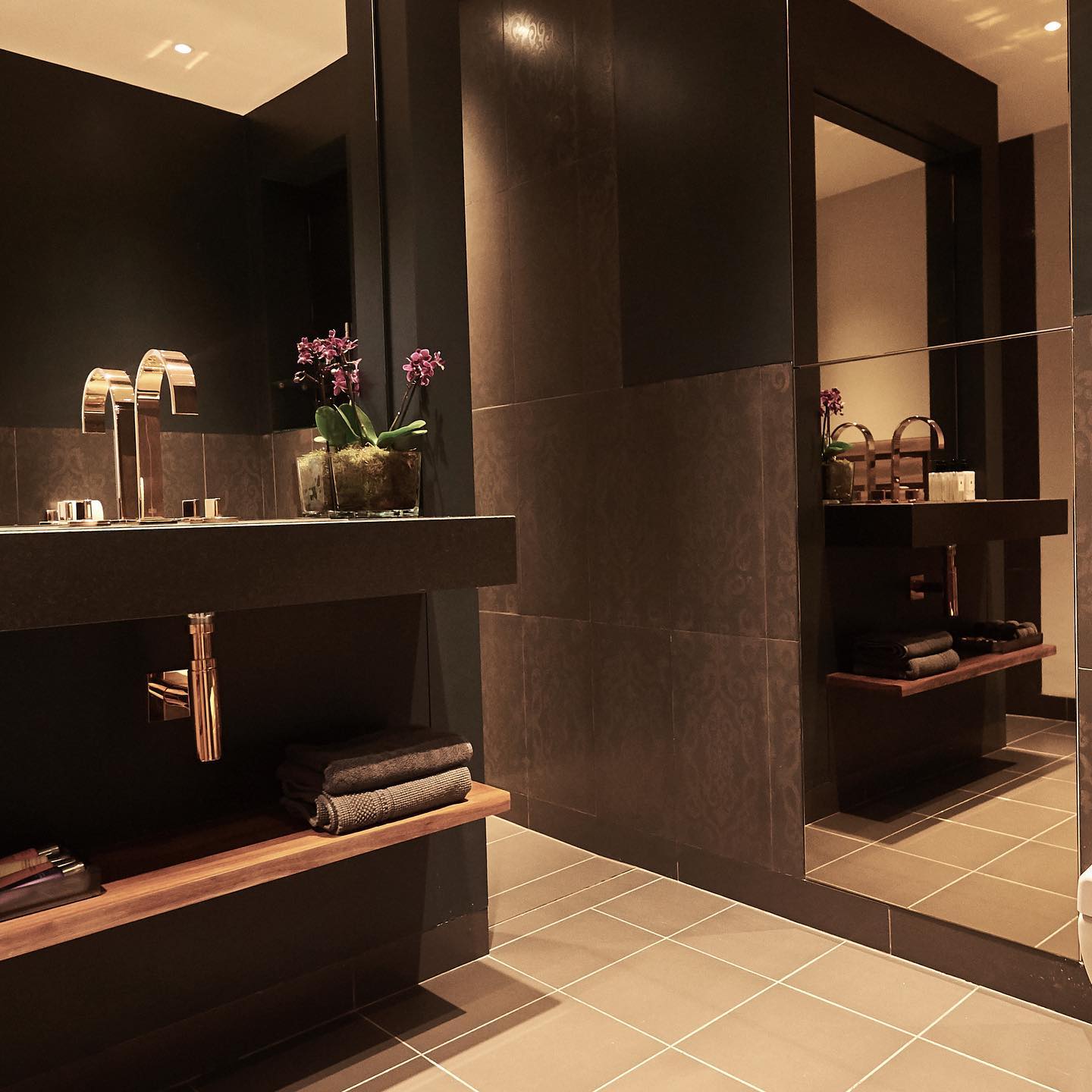 41. Elegant Opulence: the Dark Oasis Of Modern Design