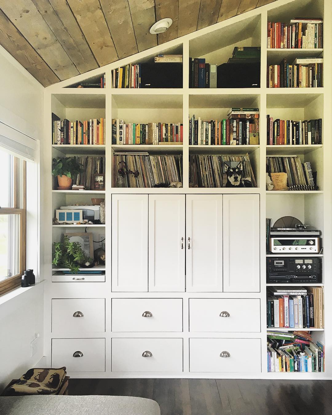 17. Crafted Nooks: a Chic Harmony Of Function and Aesthetic