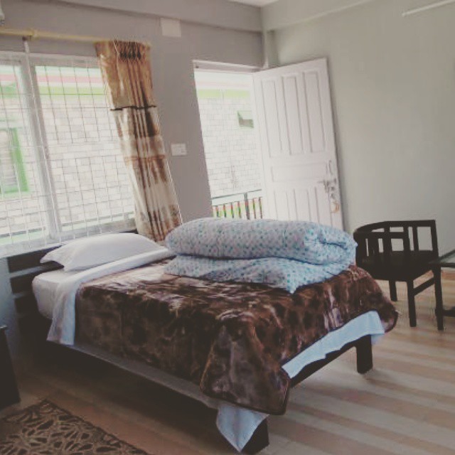 55. the Crimson Curtain Canopy and Geometric Quilt Retreat