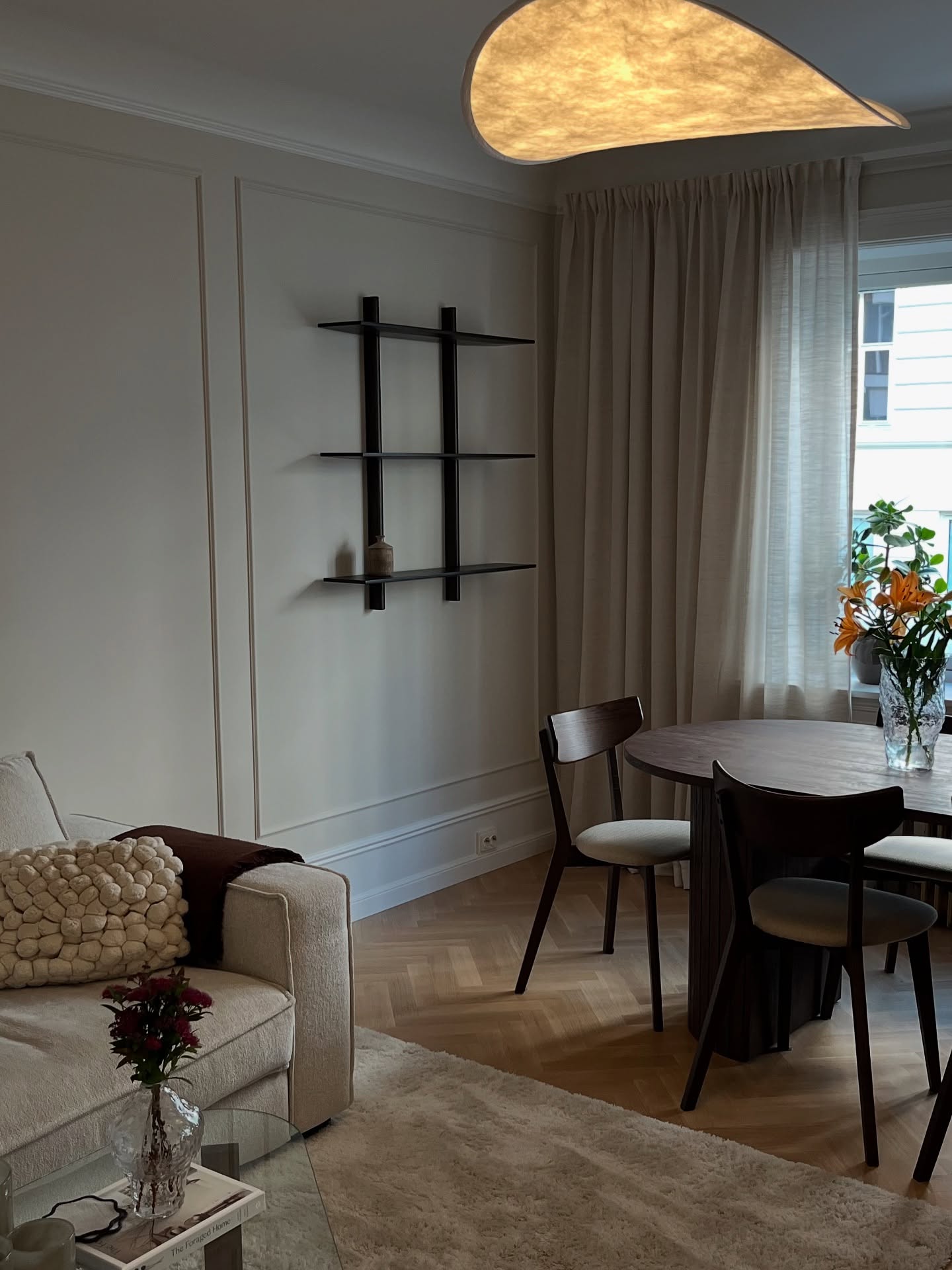 36. Elegant Minimalism Meets Textural Warmth