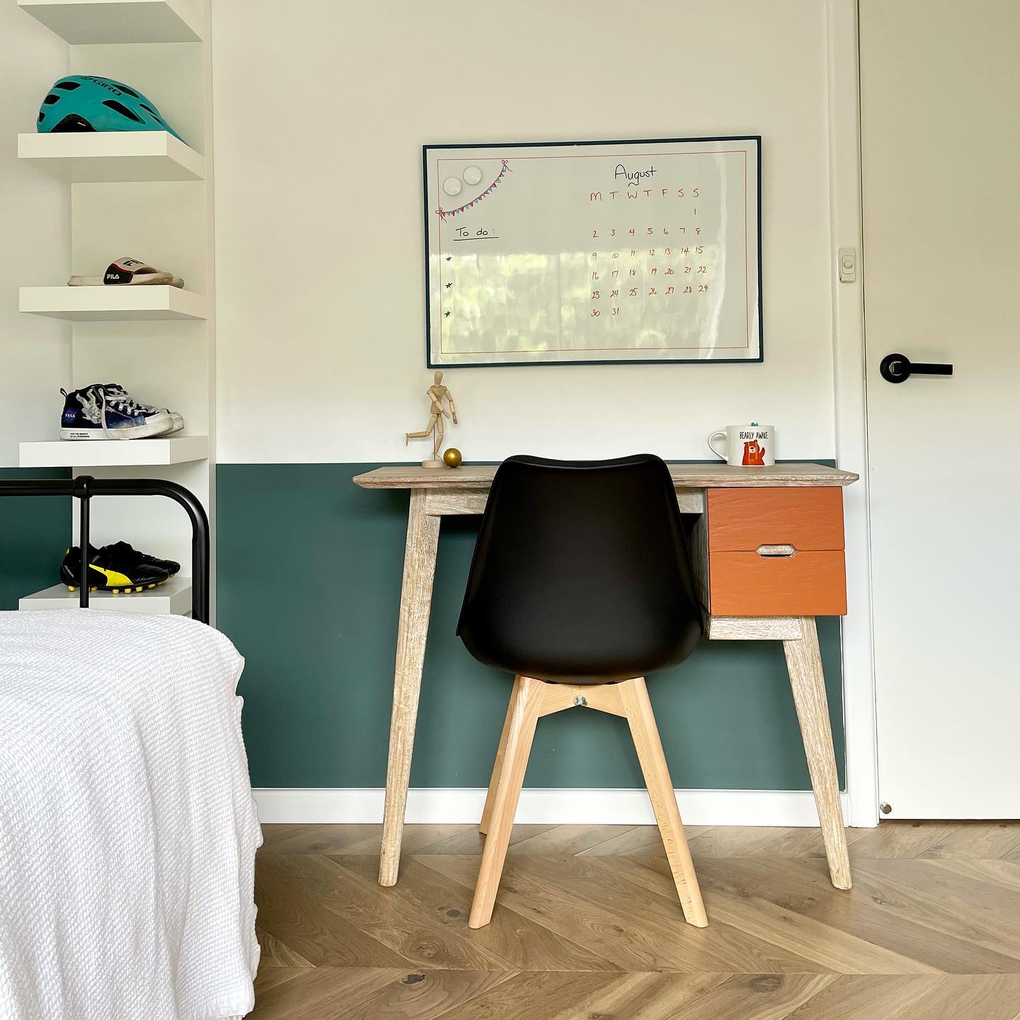 28. Workspace Meets Rest: the Playful Fusion Of Functionality and Relaxation