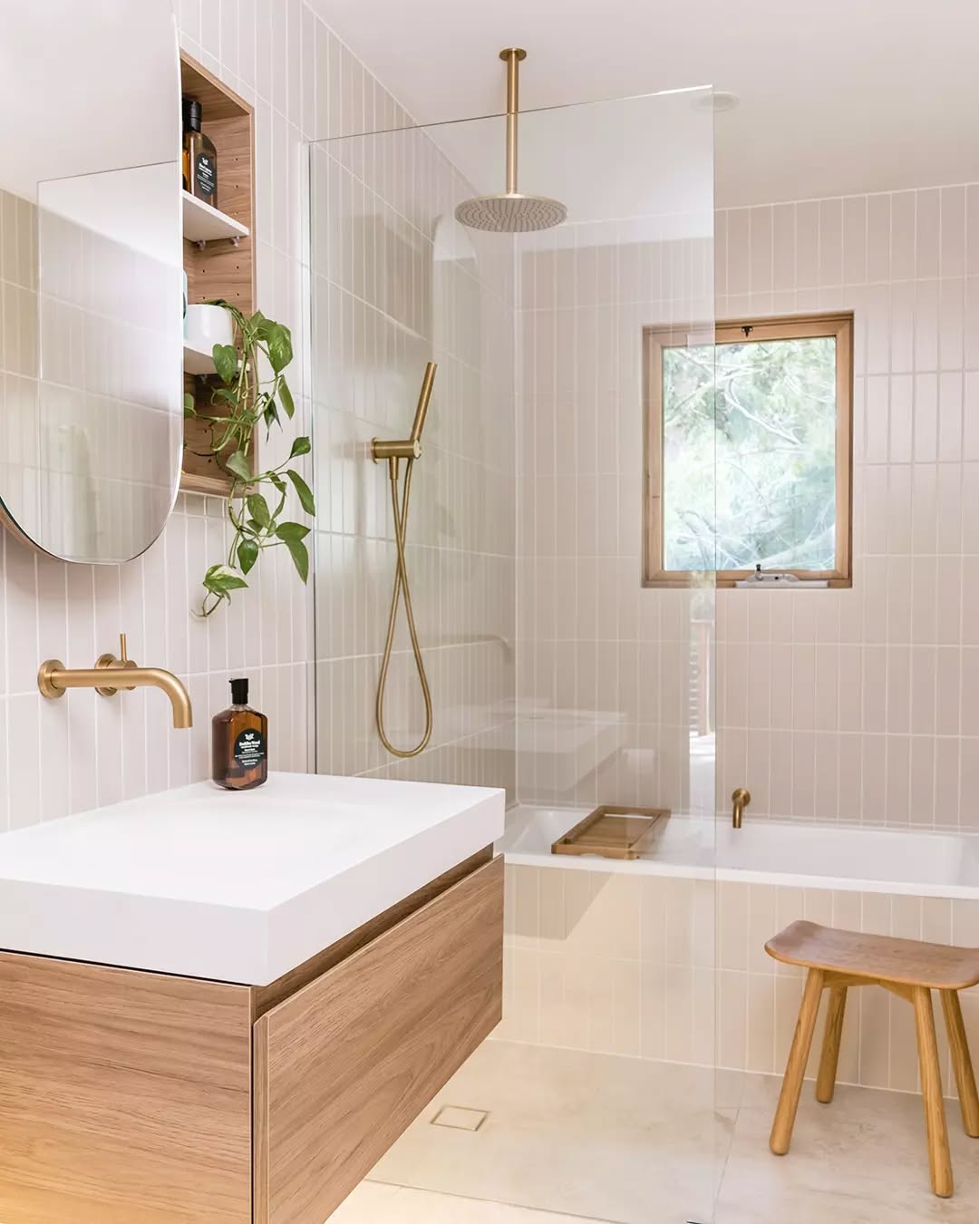 25. Nature's Serenity: a Harmonious Blend Of Wood and Gold