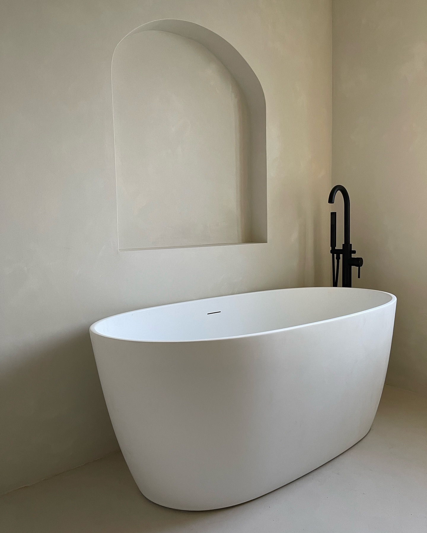 47. Soft Curves and Minimalist Serenity: a Luxurious Oasis