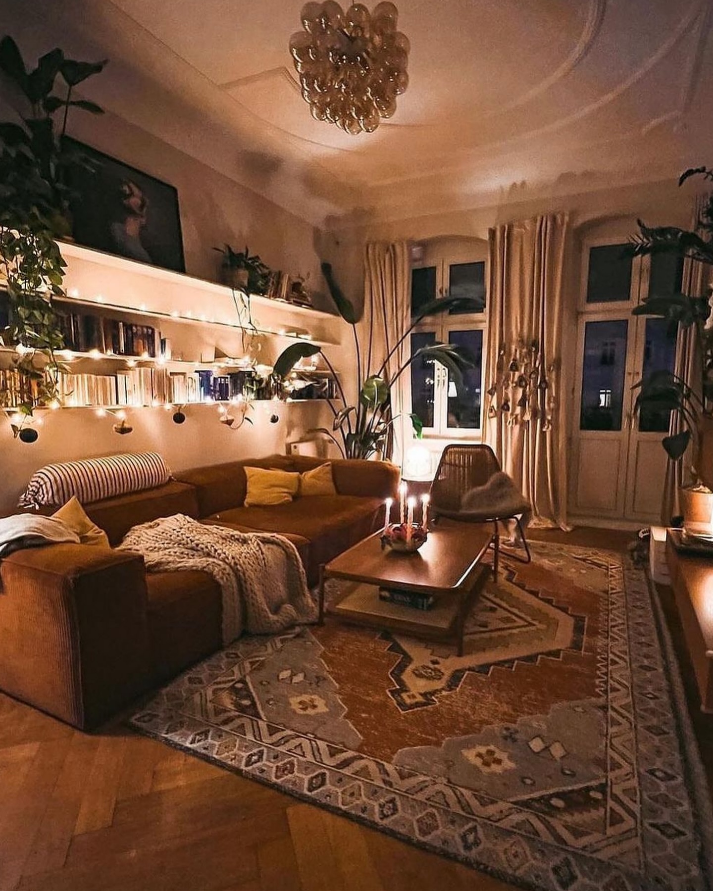 44. Warm Earthy Vibes: Embracing Cozy Nostalgia In a Dimly Lit Retreat