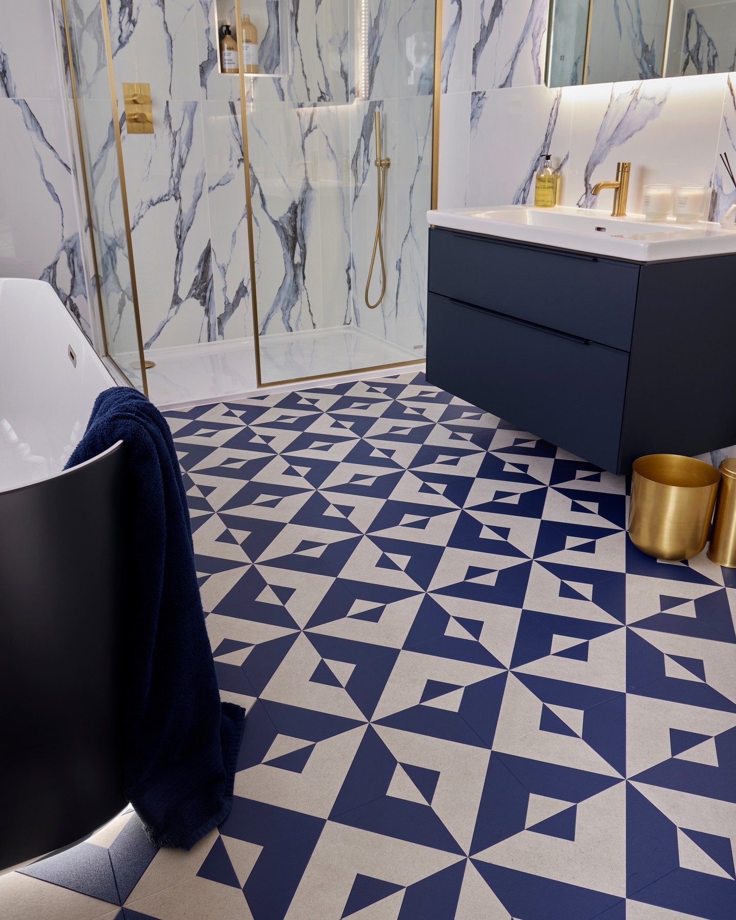 23. Nautical Geometry: a Bold Dance Of Blue and Cream