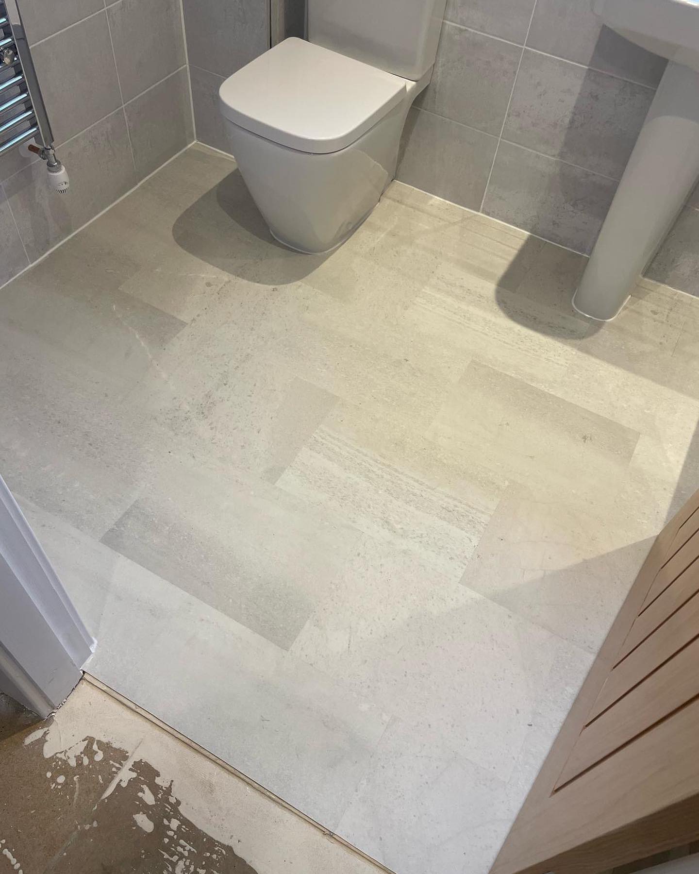 8. Serene Simplicity: Embracing Light Textures for Modern Serenity