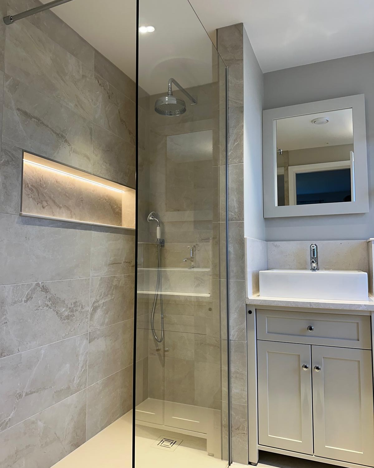 29. Seamless Serenity: the Art Of Minimalist Bathroom Bliss