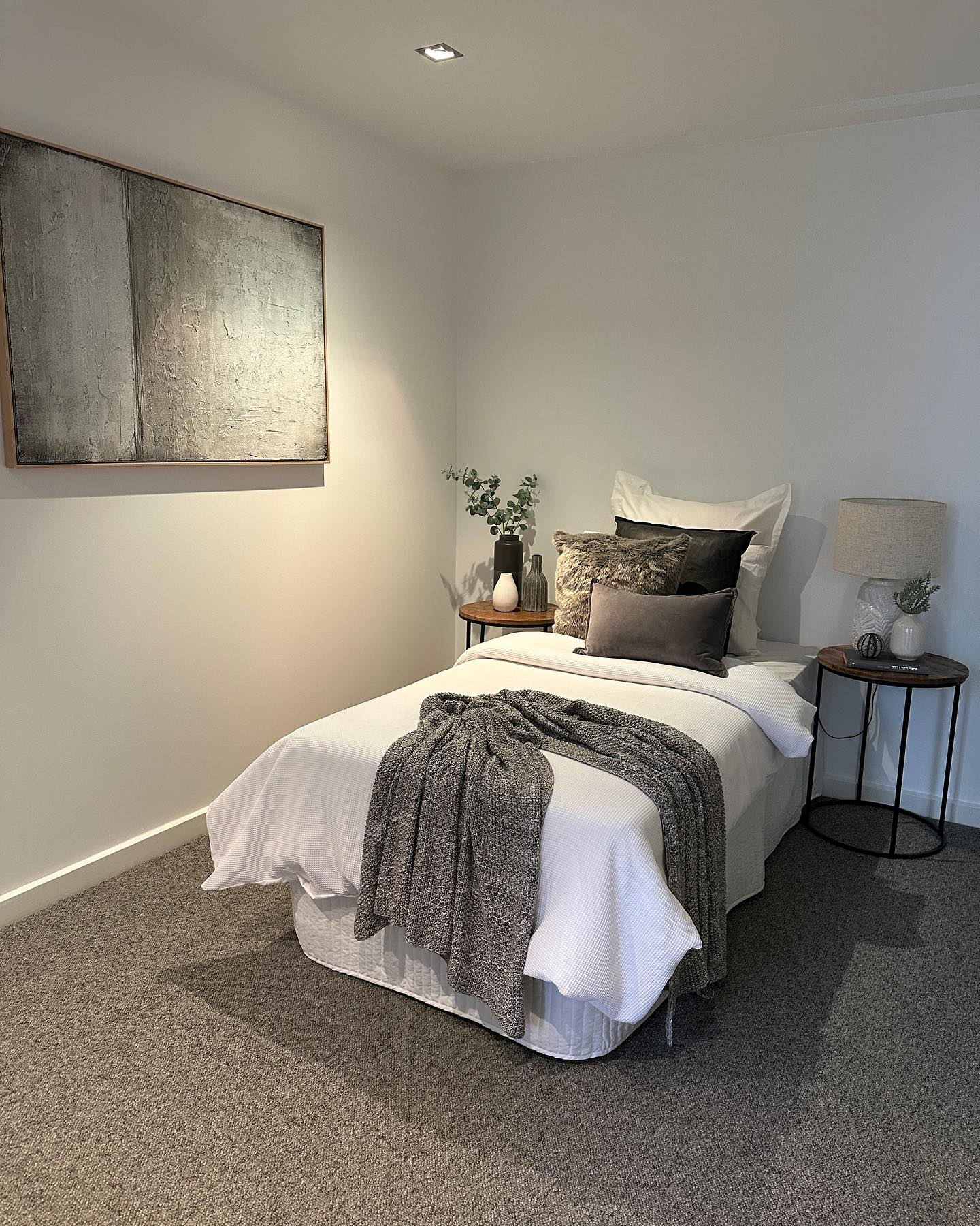 54. the Moonlit Serenity Of a Floating Bed with Geometric Wall Accents