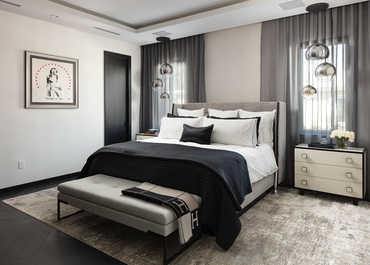 39. Chic Monochrome Retreat: Where Art Meets Elegance