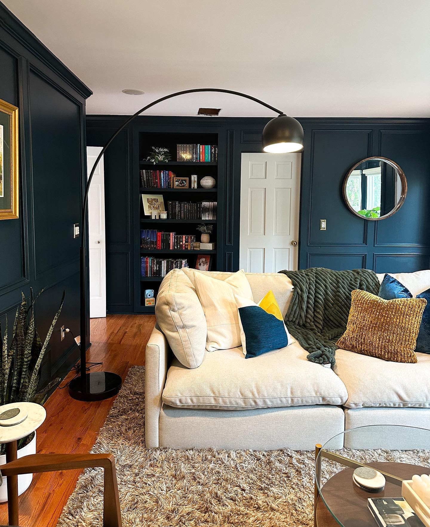 39. Ignite Your Senses: a Cozy Haven Of Dark Elegance