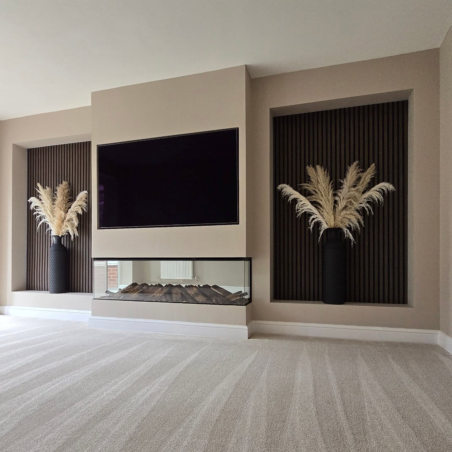 40. Sculptural Serenity: a Modern Oasis for Cozy Gatherings