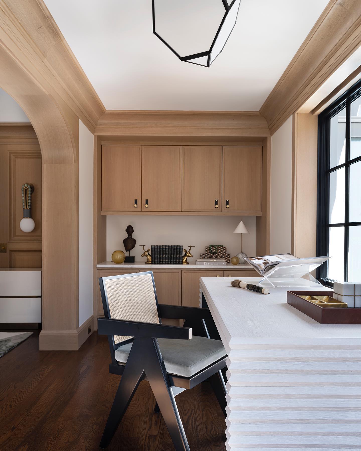 2. Sculptural Serenity: a Modern Study Oasis