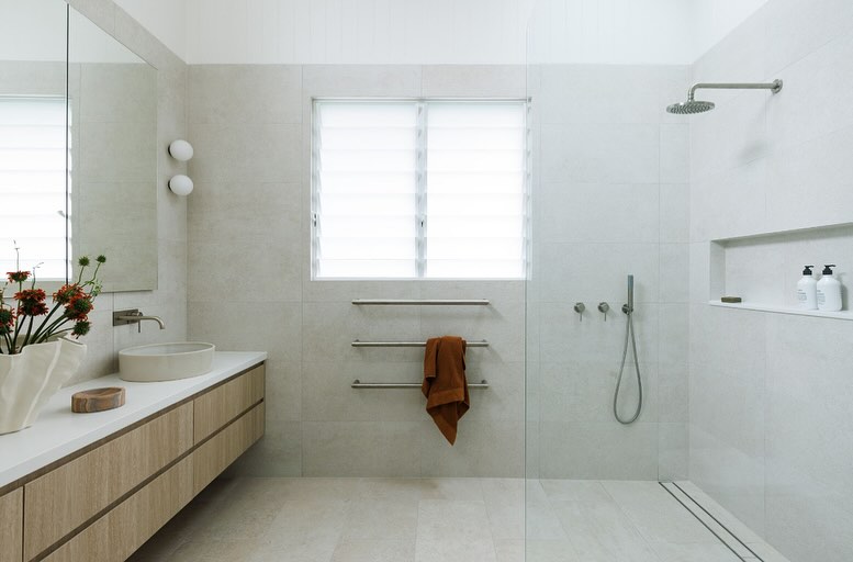 15. Luxe Minimalism Meets Sunshine: an Oasis Of Calm In Neutral Tones