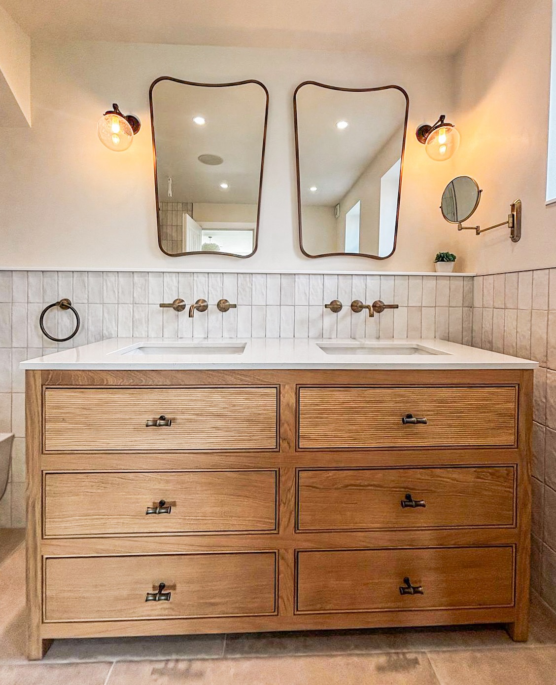 28. Timeless Tranquility: the Art Of Warm Wood In Modern Spaces