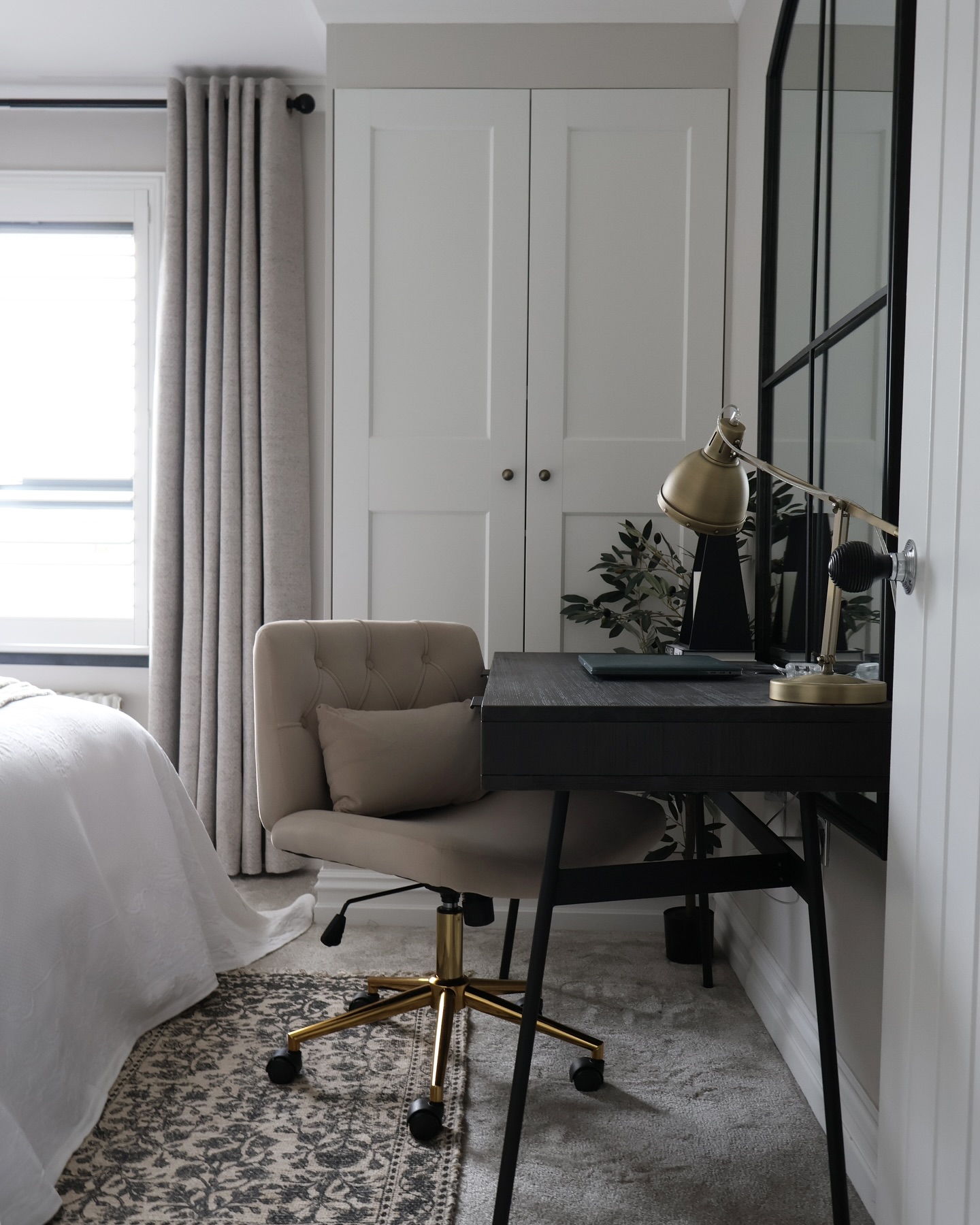 30. a Cozy Corner: Elevate Your Productivity In Chic Serenity