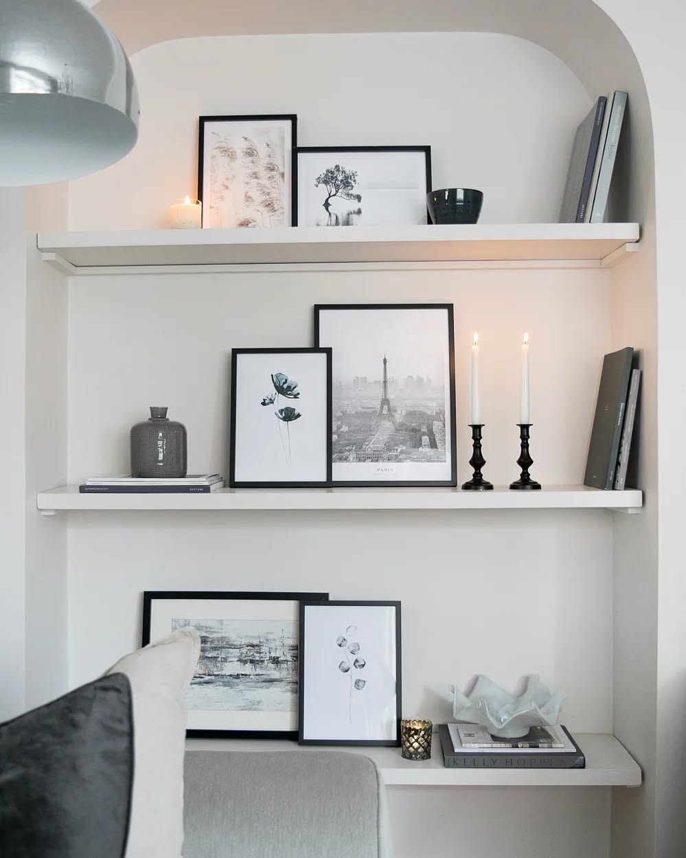 20. Minimalist Elegance: the Art Of Monochrome Storytelling