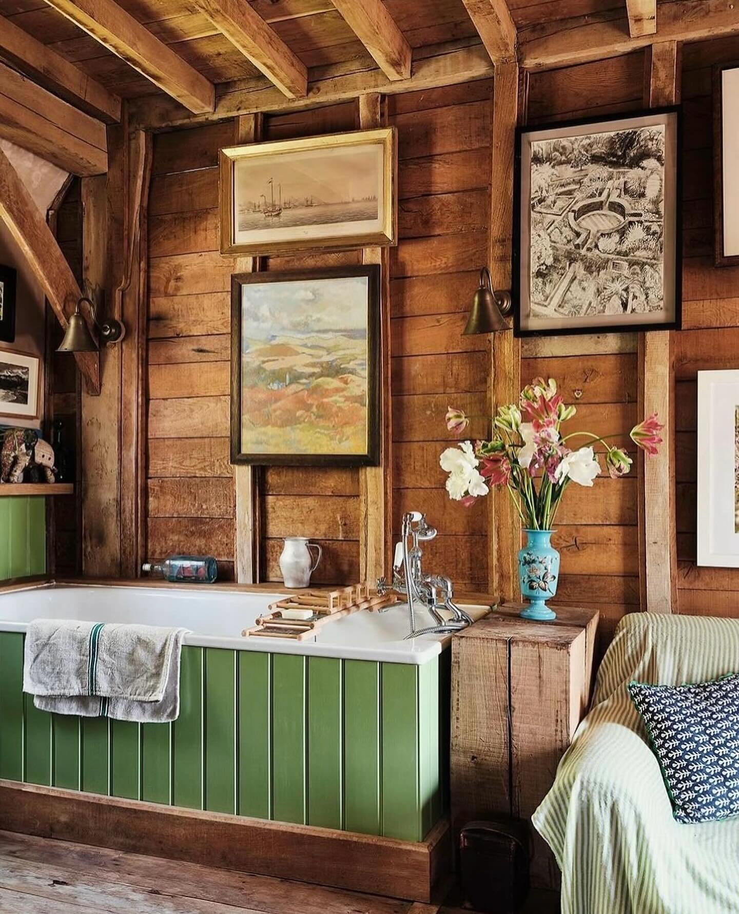 23. Nature’s Canvas: a Rustic Retreat Bathed In Art and Color