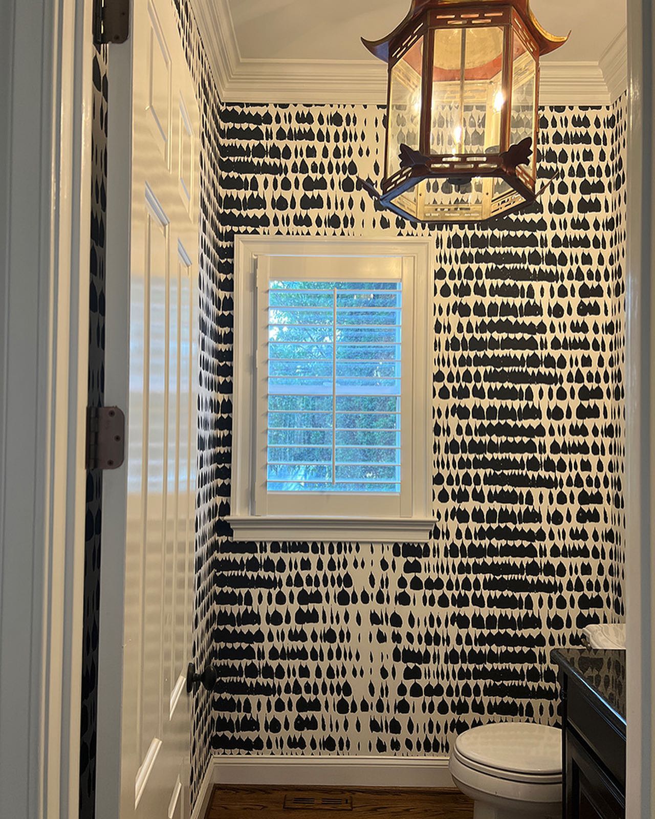 9. Boldly Chic: Dance Of Droplets In Monochrome