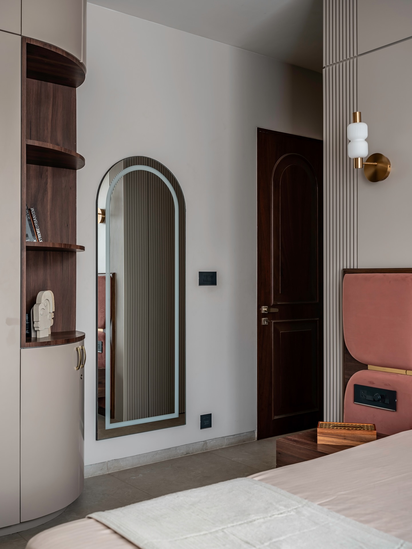 54. Moonlit Reflection: a Crescent-shaped Mirror with Starry Accents