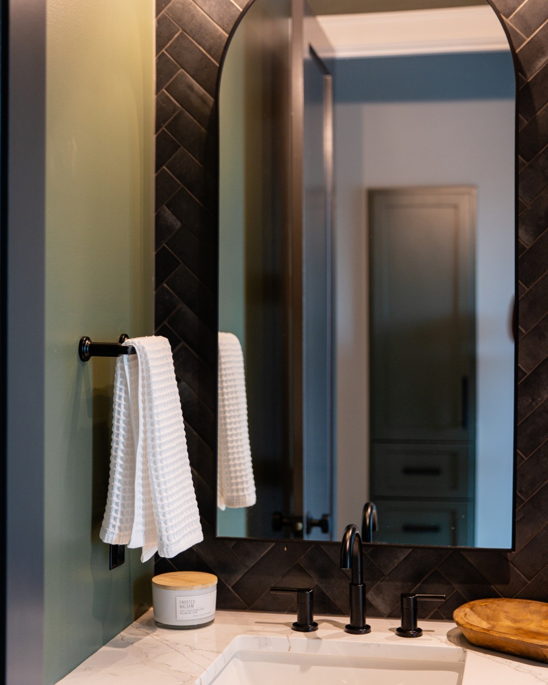 26. a Refined Contrast: Embracing Dark Elegance with a Touch Of Softness