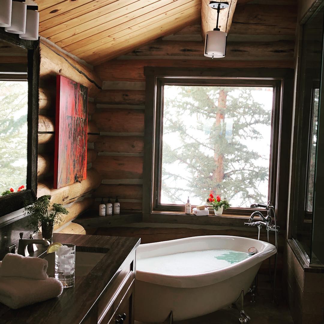 20. Nature's Embrace: a Log Cabin Sanctuary for Modern Tranquility