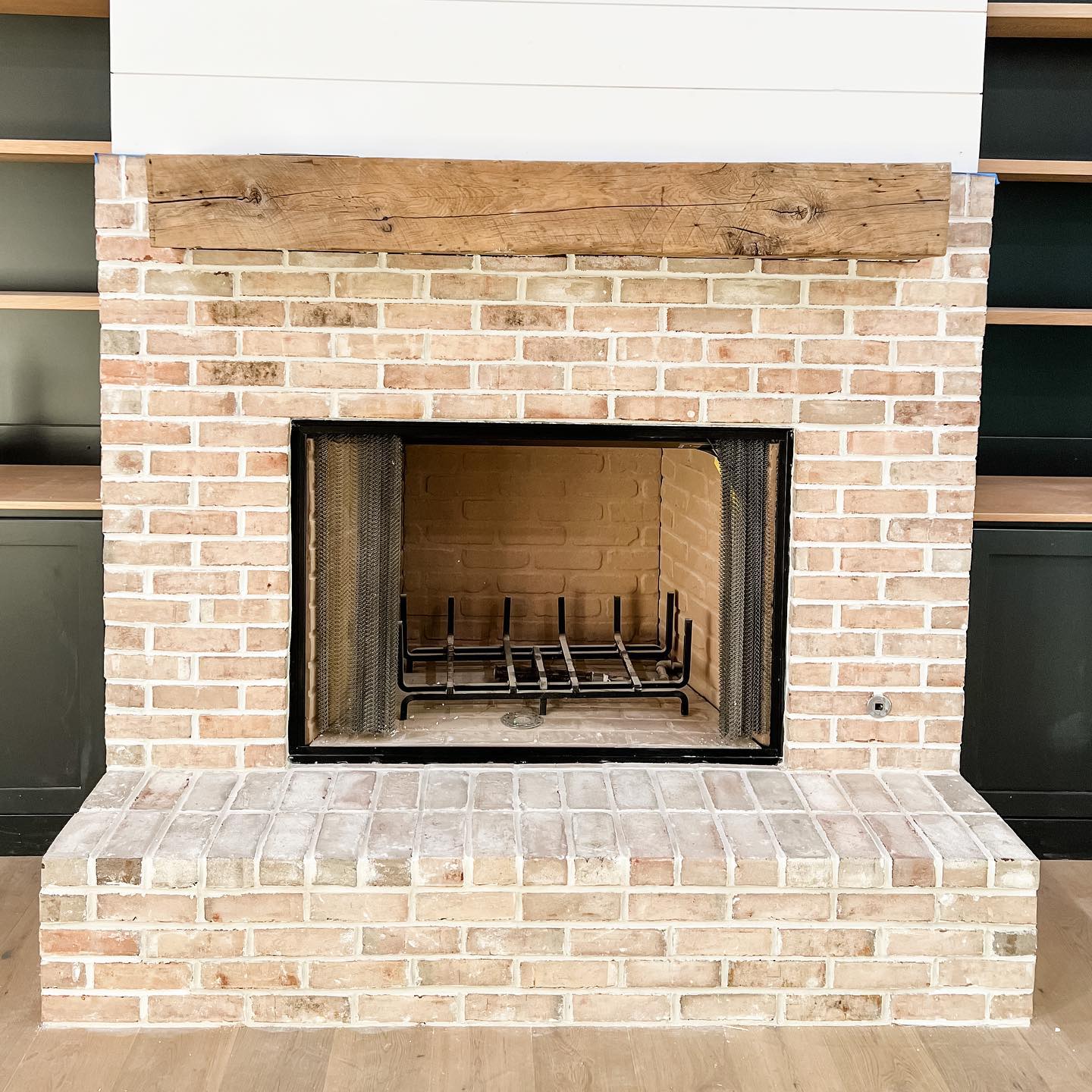 2. Rustic Warmth Meets Modern Simplicity