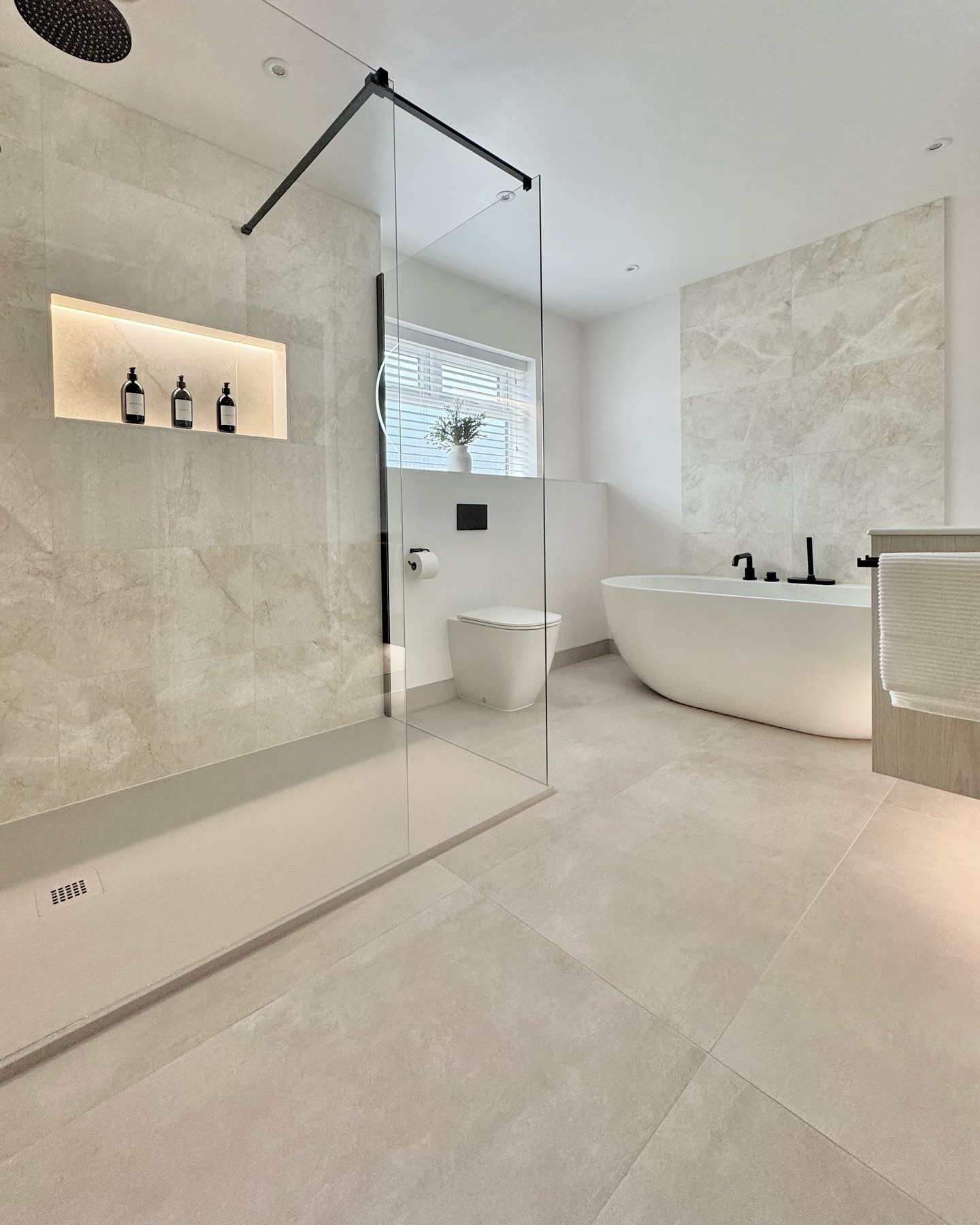 16. Serenity In Simplicity: the Art Of Minimalist Luxuries