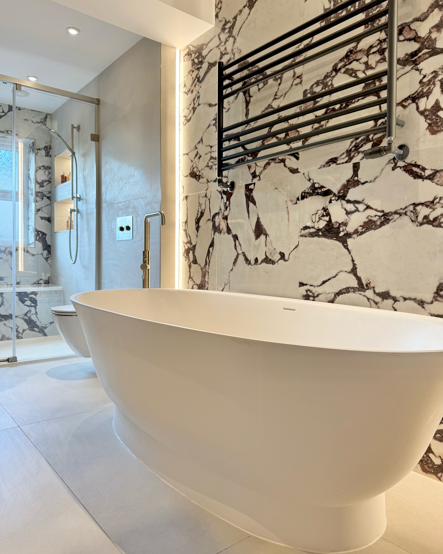 20. Crafting Serenity: the Luxe Fusion Of Contemporary and Classic