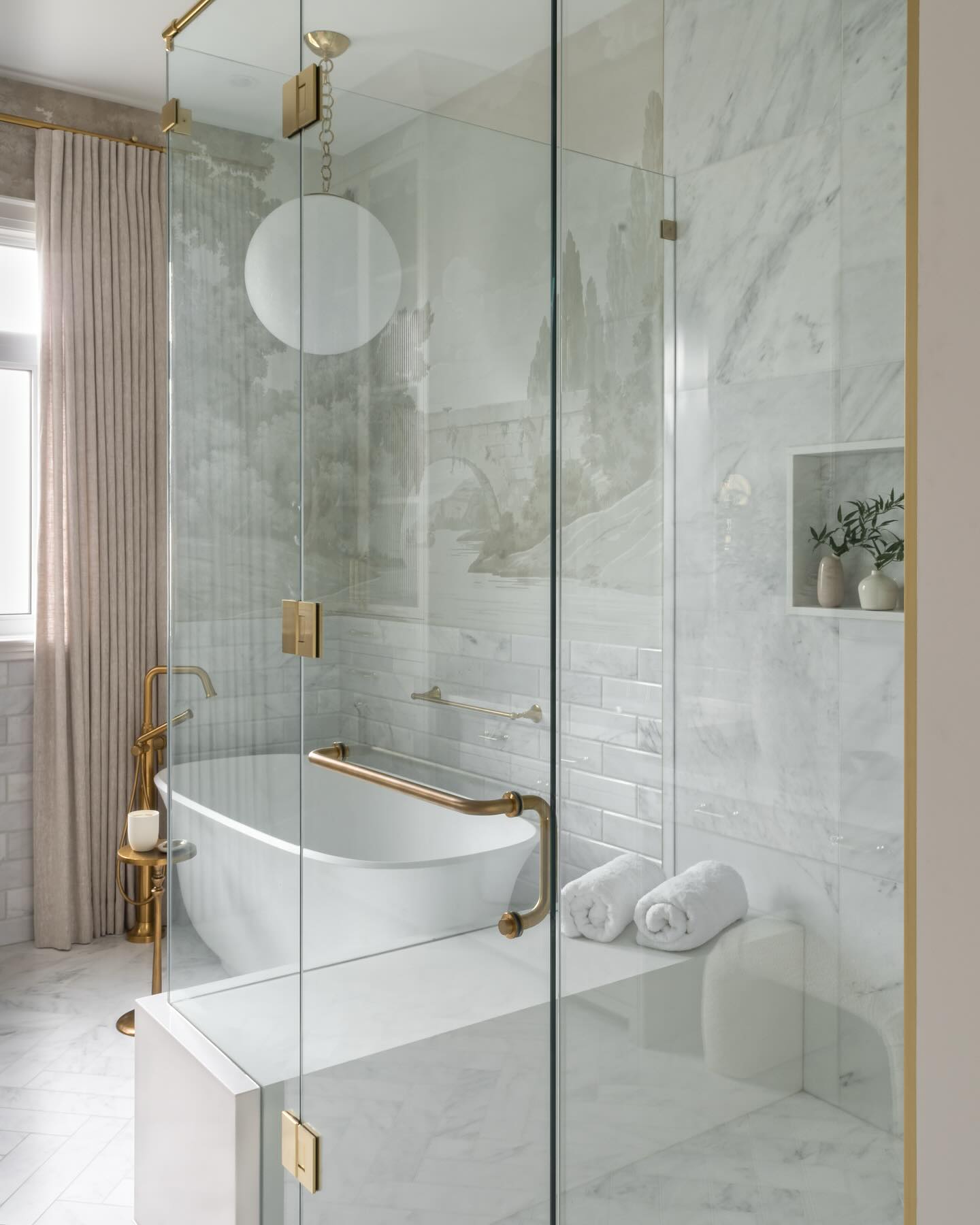 40. a Serene Retreat: Embracing Minimalism with Chic Elegance