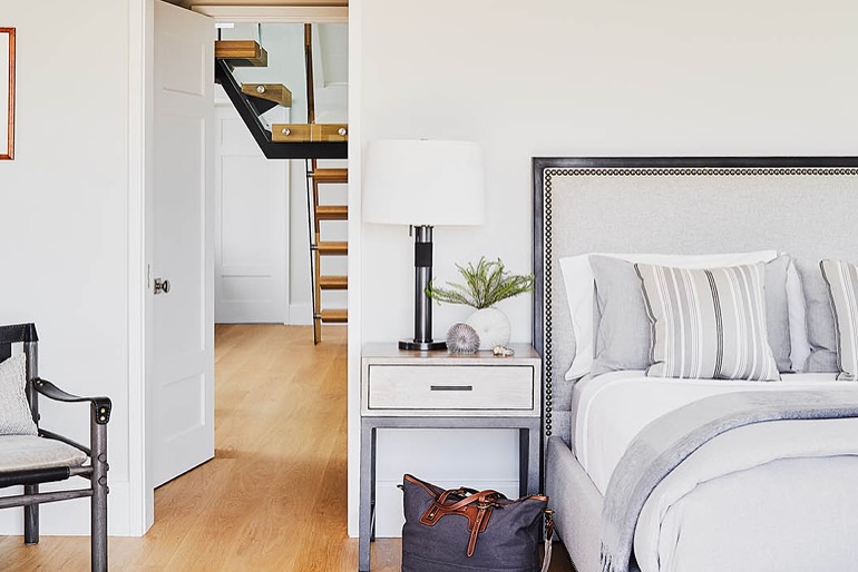21. Elevated Serenity: a Modern Twist on Guest Room Comfort