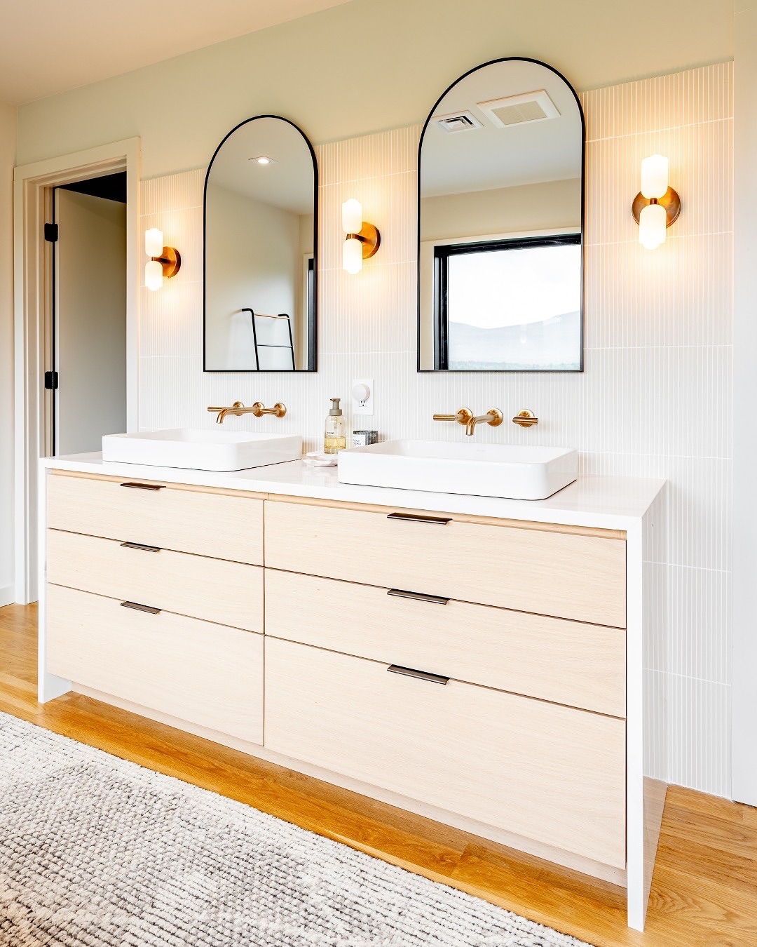7. Moonlit Marble and Midnight Tiles: a Serene Bathroom Escape