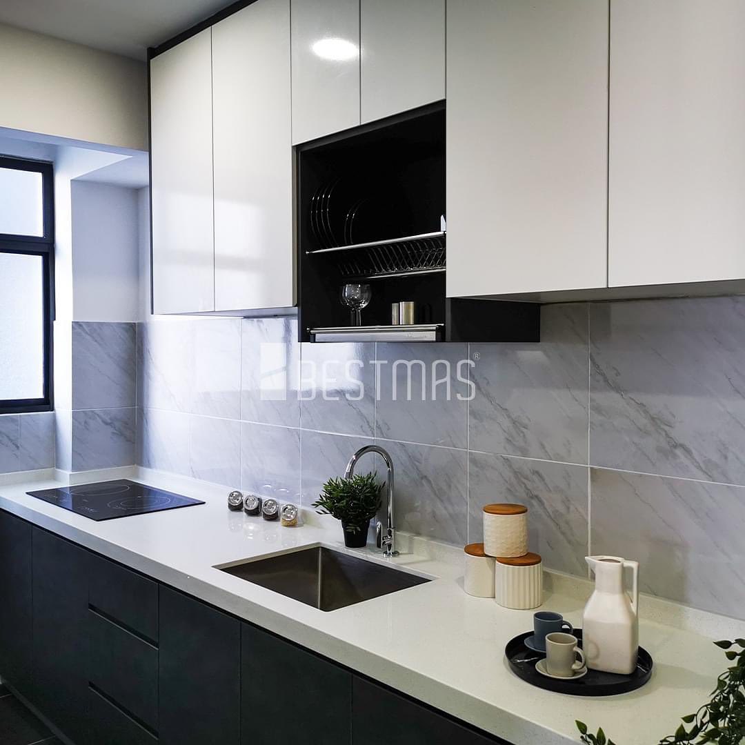 19. Crimson Ribbons and Frosted Glass: a Backsplash Ballet