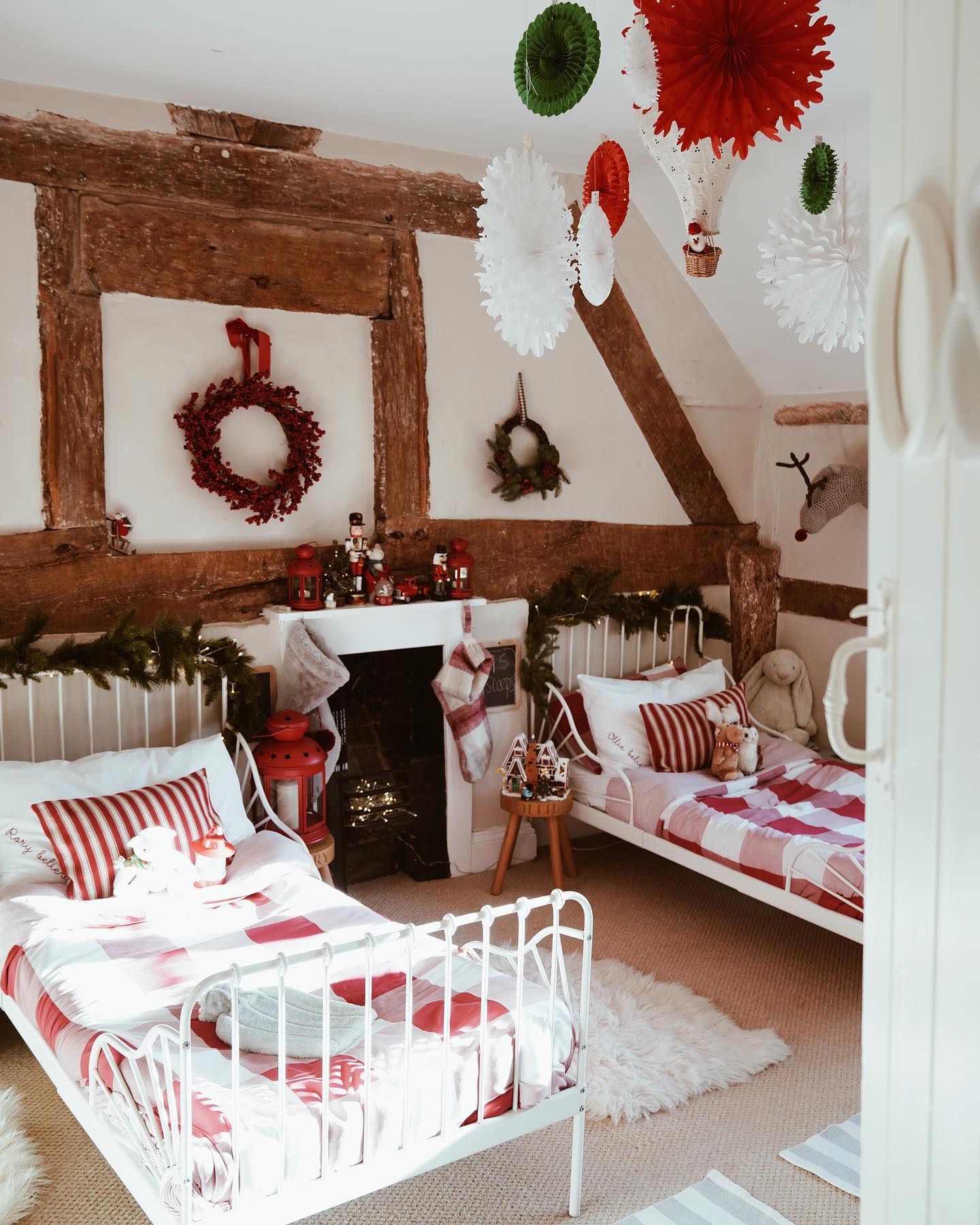 9. Crimson Ribbons and Snowflake Magic: a Festive Garland Wonderland