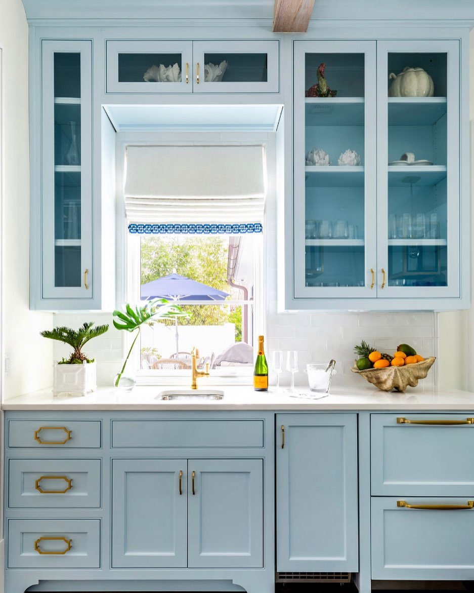 3. Cerulean Waves and Geometric Curves: a Kitchen with a Coastal Twist
