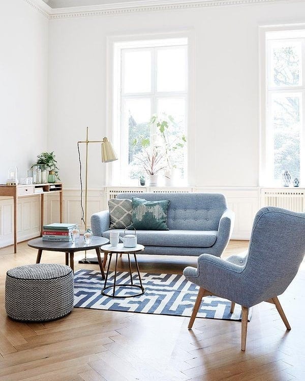 24. the Fusion Of Terracotta Tiles and Teal Accents In a Compact Space