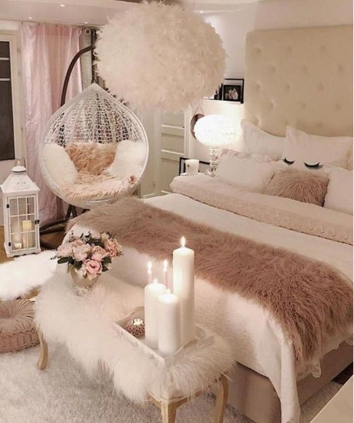 16. a Canopy Of Blush Roses Over a Vintage Brass Bedstead
