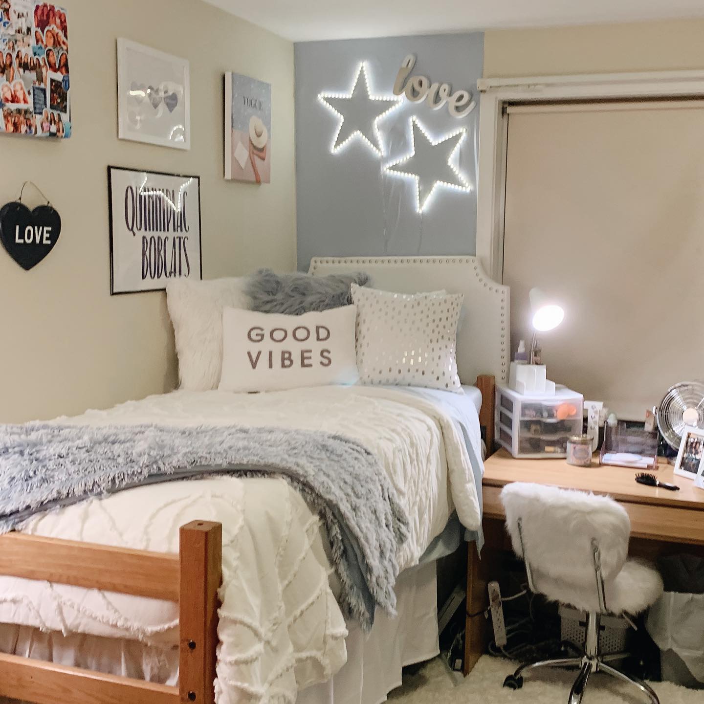 6. Neon Glow and Cozy Throws: the Ultimate Dorm Room Vibe